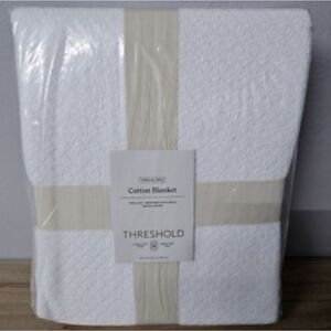 100% Cotton Blanket - Threshold